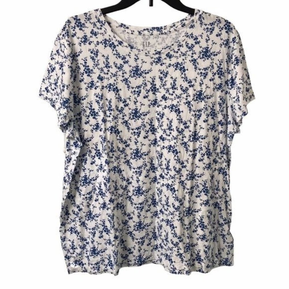 2/$15 Gap Favorite T white with blue flowers xxl
